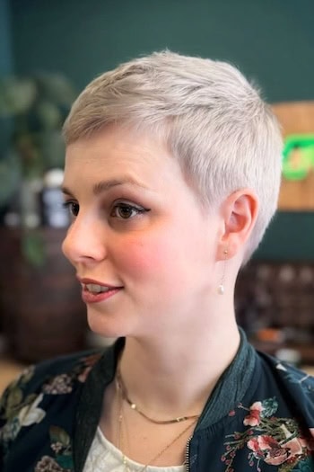 Light Beige Blonde Textured Pixie Cut Haircut