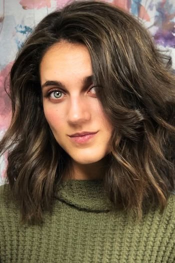 Voluminous Medium-Length Waves Haircut
