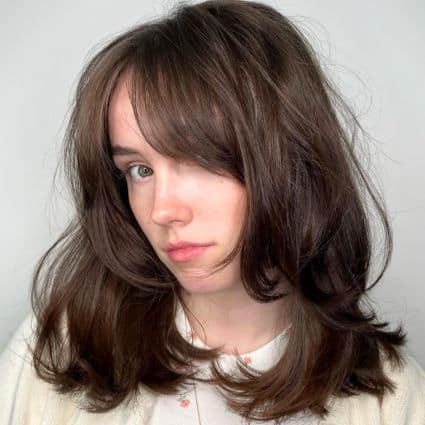 Chin-Length Face-Framing Layers On Medium-Length Hair Haircut