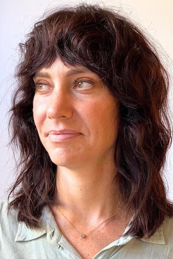 Medium Shag With Textured Waves Hairstyle