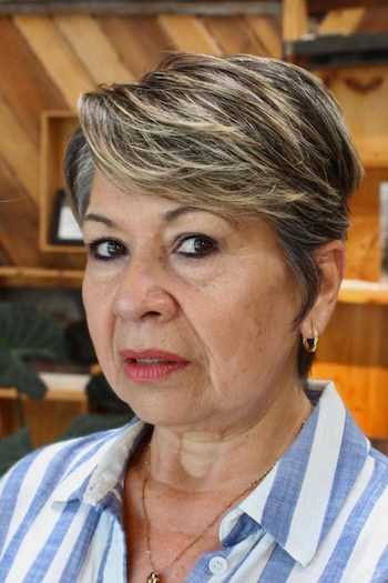 Highlighted Pixie With Side-Swept Bangs Haircut