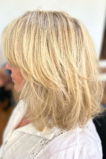 Shoulder-Length Piecey Layers And Texture Haircut