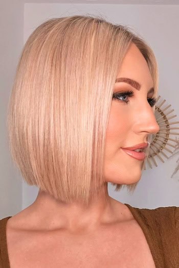 Short Bob For Fine Hair Hairstyle, side view.