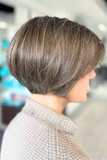 Rounded Bob with Volume at Crown