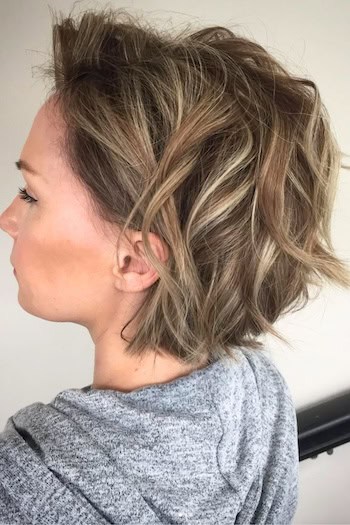 Short Wavy Bob With Layers, side view.