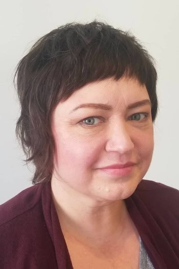 Short Shag with Micro Bangs Hairstyle for thick hair.
