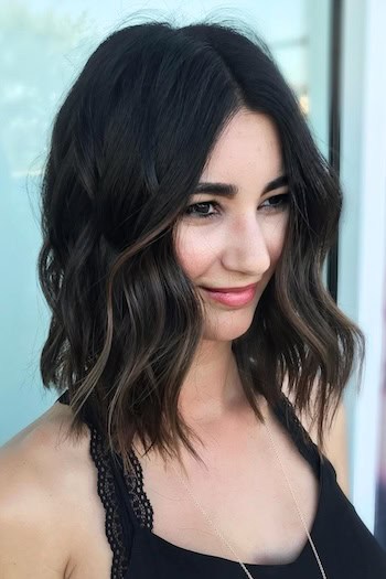 Medium Waves With Soft Face-Framing Highlights