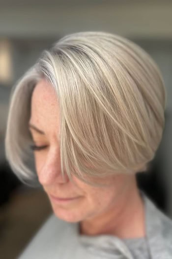 Sleek Silvery Blonde Pixie Bob