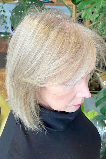 Light Blonde Long Bob with Face-Framing Layers Haircut