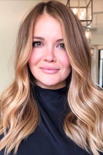 Lived-In Strawberry Blonde Hair Color