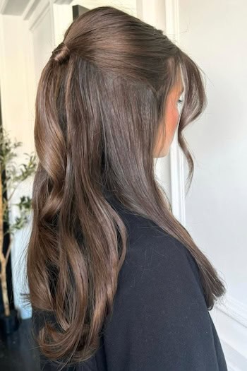 Half-Up Half-Down Soft Blow-Out Hair