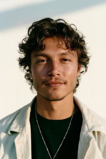 Short Wavy Shag Hairstyle