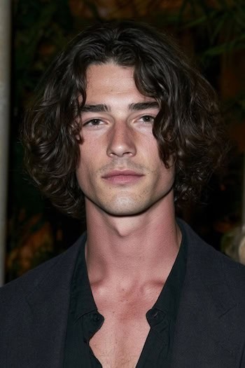 Grown-Out Loose Waves with Middle Part