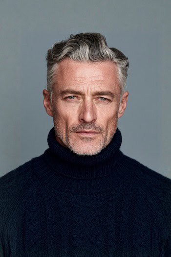 Deep Side Part Waves Hairstyle